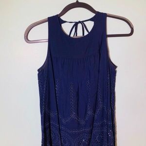 Crown and Ivy Navy Lace Sleeveless Blouse Petite S